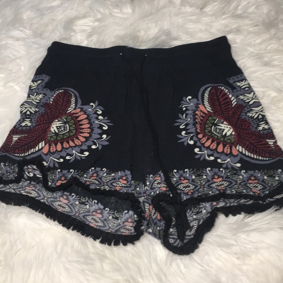 Cute Aeropostale shorts - Picture 1 of 2